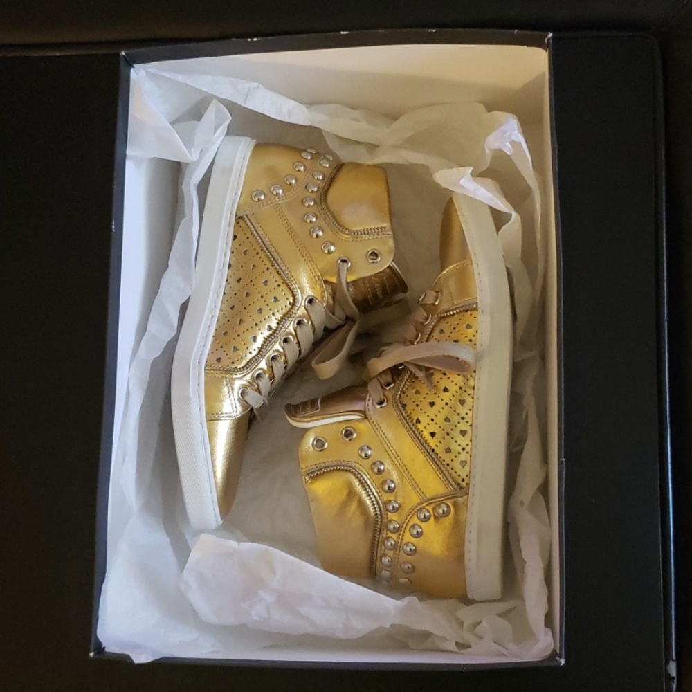 New in Box Womens Alessandro Dell'Acqua Sneakers